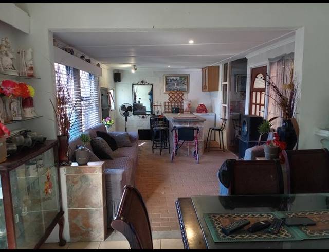 5 BEDROOM HOUSE FOR SALE IN WELTEVREDEN VALLEY